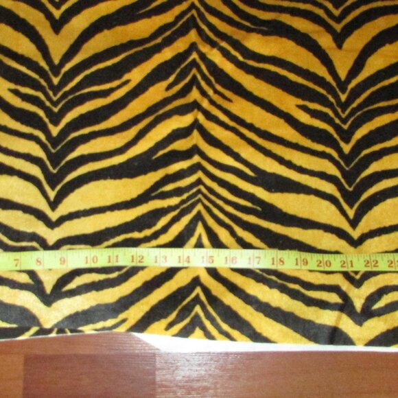 Tiger Print Upholstery Fabric - 2.15 m - Picture 3 of 4